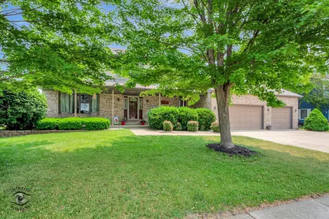 975 S Laura Ln, Coal City, IL 60416
