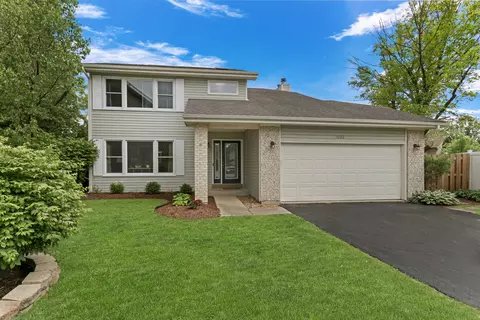 1723 Victor Ter, Gurnee, IL 60031