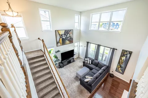 Entry Way - 3080 Wickenden Ave, Elgin, IL 60124 photo 5 of 5