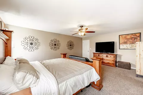 Bedroom - 3080 Wickenden Ave, Elgin, IL 60124 photo 5 of 6