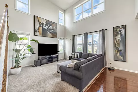 Living - 3080 Wickenden Ave, Elgin, IL 60124 photo 2 of 3