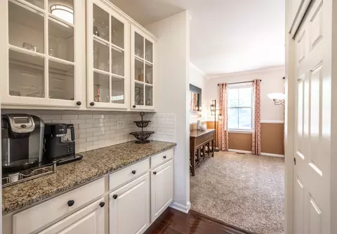 Entry Way - 3080 Wickenden Ave, Elgin, IL 60124 photo 3 of 5