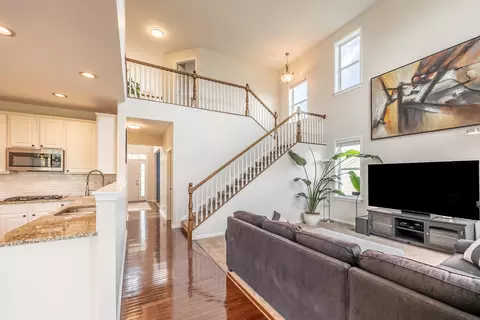 Entry Way - 3080 Wickenden Ave, Elgin, IL 60124 photo 4 of 5