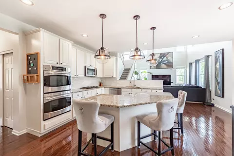 Kitchen - 3080 Wickenden Ave, Elgin, IL 60124 photo 1 of 3