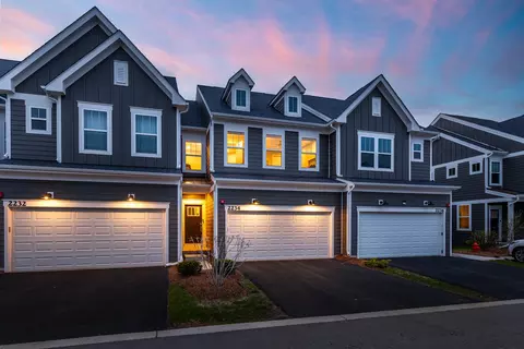 2234 Weatherbee Ln, Naperville, IL 60563