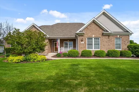 1123 Redbud Ln, Sugar Grove, IL 60554