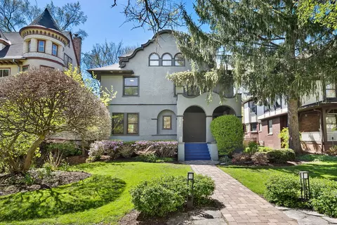 2036 Orrington Ave, Evanston, IL 60201