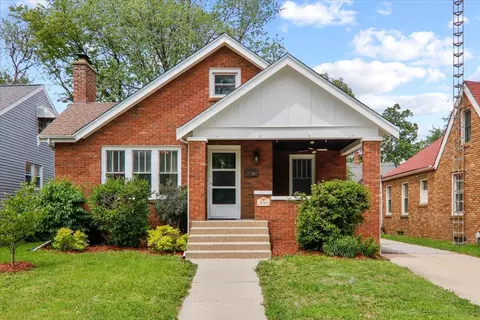 1014 E Washington St, Bloomington, IL 61701