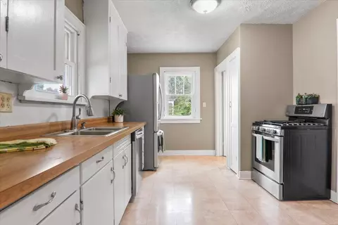 Kitchen - 1014 E Washington St, Bloomington, IL 61701 photo 1 of 3