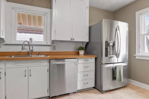 Kitchen - 1014 E Washington St, Bloomington, IL 61701 photo 3 of 3