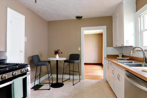 Kitchen - 1014 E Washington St, Bloomington, IL 61701 photo 2 of 3
