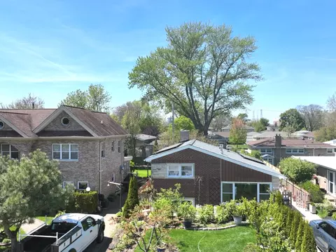 7336 N Kenneth Ave, Lincolnwood, IL 60712