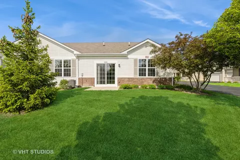 1664 Hannah Ln #1082, Pingree Grove, IL 60140