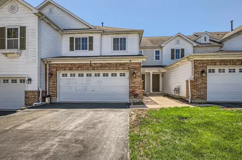 614 Grand Canyon Cir, Crystal Lake, IL 60014