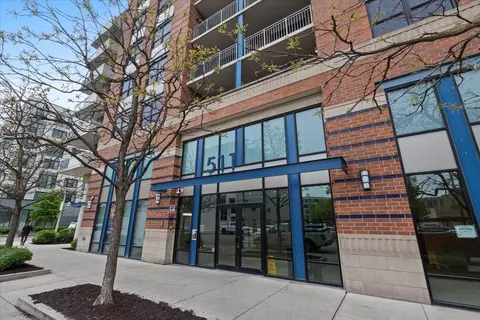 511 W Division St #412, Chicago, IL 60610