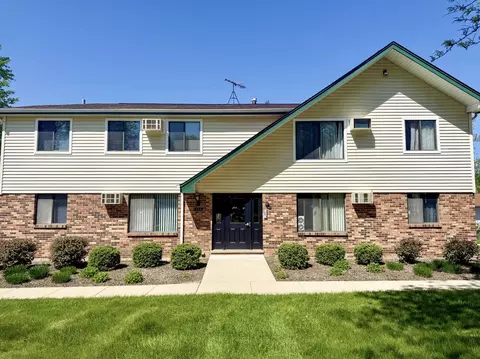 8332 Oak Leaf Dr #1601, Woodridge, IL 60517