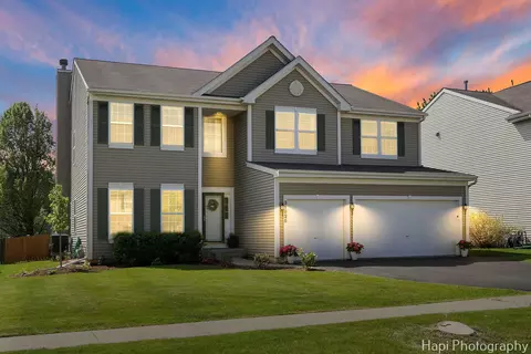 31626 N Clearwater Dr, Lakemoor, IL 60051