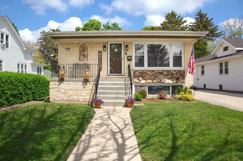 1080 E Prairie Ave, Des Plaines, IL 60016