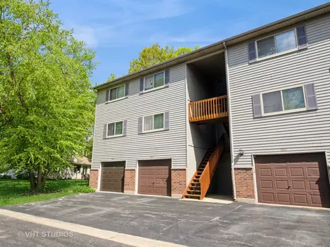 1021 Brookdale Dr #1021, Carpentersville, IL 60110