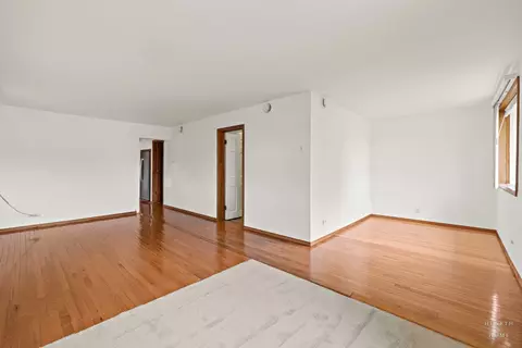 Living - 5003 Parkview Dr, Mccullom Lake, IL 60050 photo 3 of 5