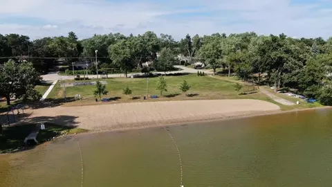 View/Area - 5003 Parkview Dr, Mccullom Lake, IL 60050 photo 5 of 6