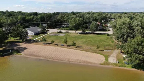 View/Area - 5003 Parkview Dr, Mccullom Lake, IL 60050 photo 6 of 6