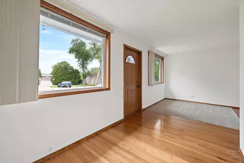 Living - 5003 Parkview Dr, Mccullom Lake, IL 60050 photo 1 of 5