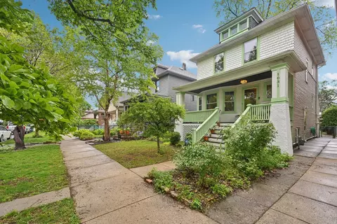 1031 S Humphrey Ave, Oak Park, IL 60304