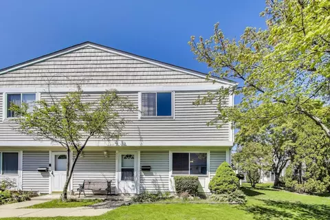 852 Oxford Pl, Wheeling, IL 60090 photo 1