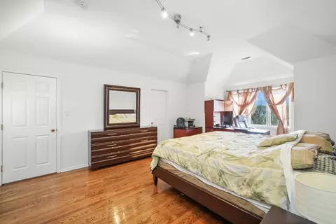 Bedroom - 9127 W Falling Waters Dr, Burr Ridge, IL 60527 photo 1 of 4