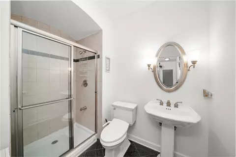 Bath - 9127 W Falling Waters Dr, Burr Ridge, IL 60527 photo 1 of 6