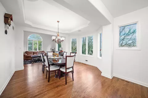 Dining - 9127 W Falling Waters Dr, Burr Ridge, IL 60527 photo 2 of 3