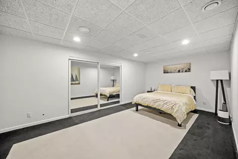 Bedroom - 9127 W Falling Waters Dr, Burr Ridge, IL 60527 photo 4 of 4