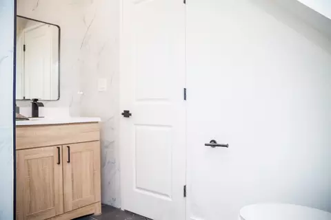 Bath - 118 W 118th St, Chicago, IL 60628 photo 3 of 3