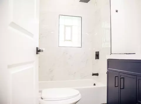 Bath - 118 W 118th St, Chicago, IL 60628 photo 1 of 3