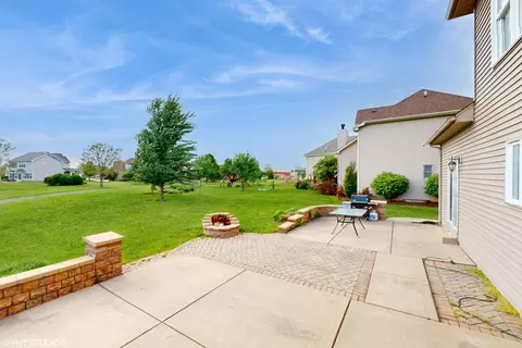 Exterior - 12118 Red Clover Ct, Plainfield, IL 60585 photo 4 of 6