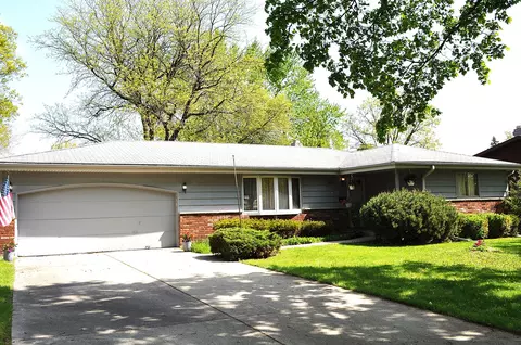 2016 Lin Lor Ln, Elgin, IL 60123