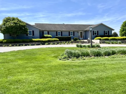 80 N 14th Rd, Lostant, IL 61334