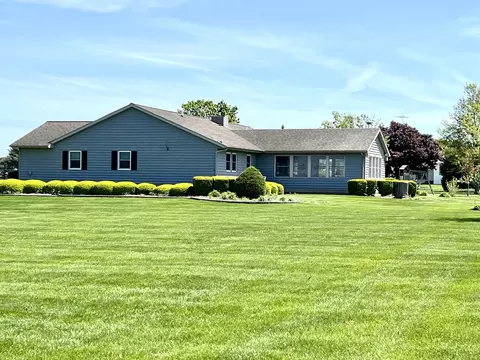 80 N 14th Rd, Lostant, IL 61334 photo 2