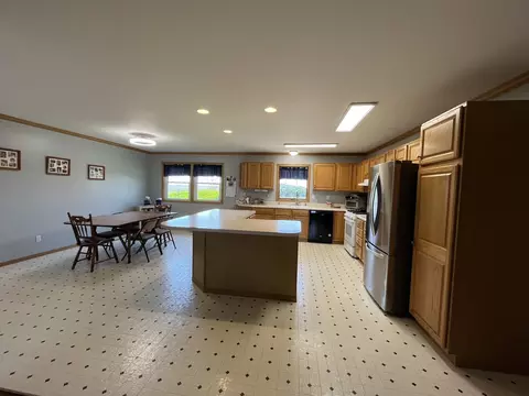 80 N 14th Rd, Lostant, IL 61334 photo 6