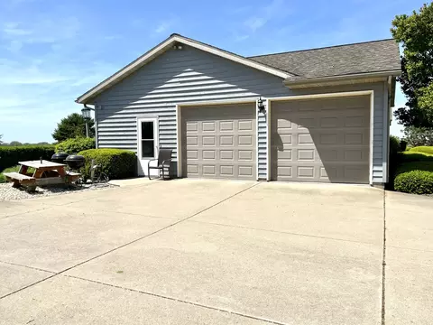 80 N 14th Rd, Lostant, IL 61334 photo 5