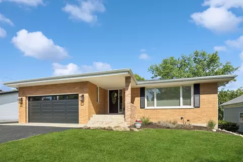 3941 Earlston Rd, Downers Grove, IL 60515