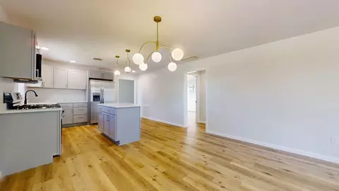 302 N Johnson St, Longview, IL 61852 photo 9