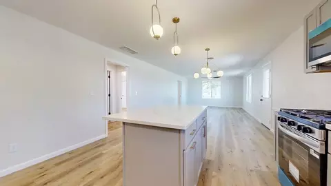 302 N Johnson St, Longview, IL 61852 photo 13