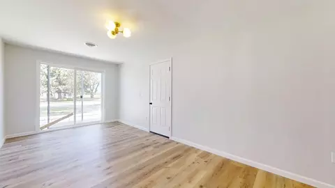 302 N Johnson St, Longview, IL 61852 photo 19