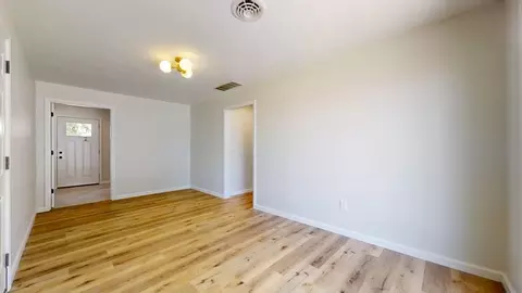 302 N Johnson St, Longview, IL 61852 photo 17