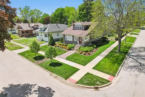 View/Area - 738 Augusta Ave, Elgin, IL 60120 photo 2 of 3