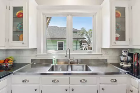 Kitchen - 738 Augusta Ave, Elgin, IL 60120 photo 1 of 4