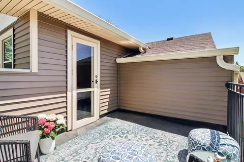 Exterior - 738 Augusta Ave, Elgin, IL 60120 photo 8 of 19