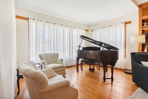 Living - 738 Augusta Ave, Elgin, IL 60120 photo 3 of 6